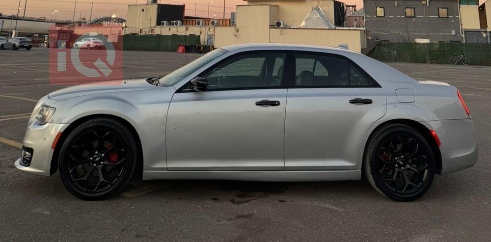 کرایسلەر 300